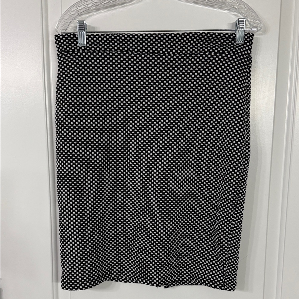 Lavish Black and White Dotted Pencil Skirt